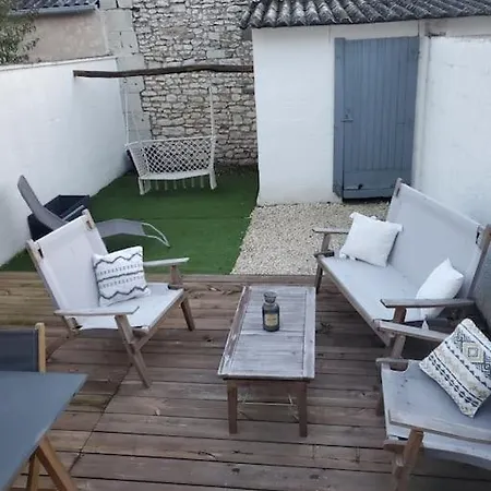 Maison Avec Exterieur A 5 Min Du Futuroscope *