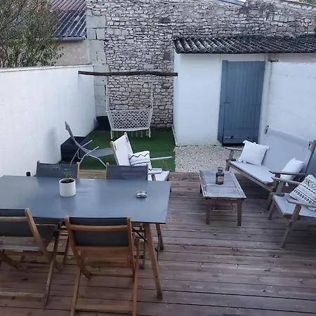 Maison Avec Exterieur A 5 Min Du Futuroscope